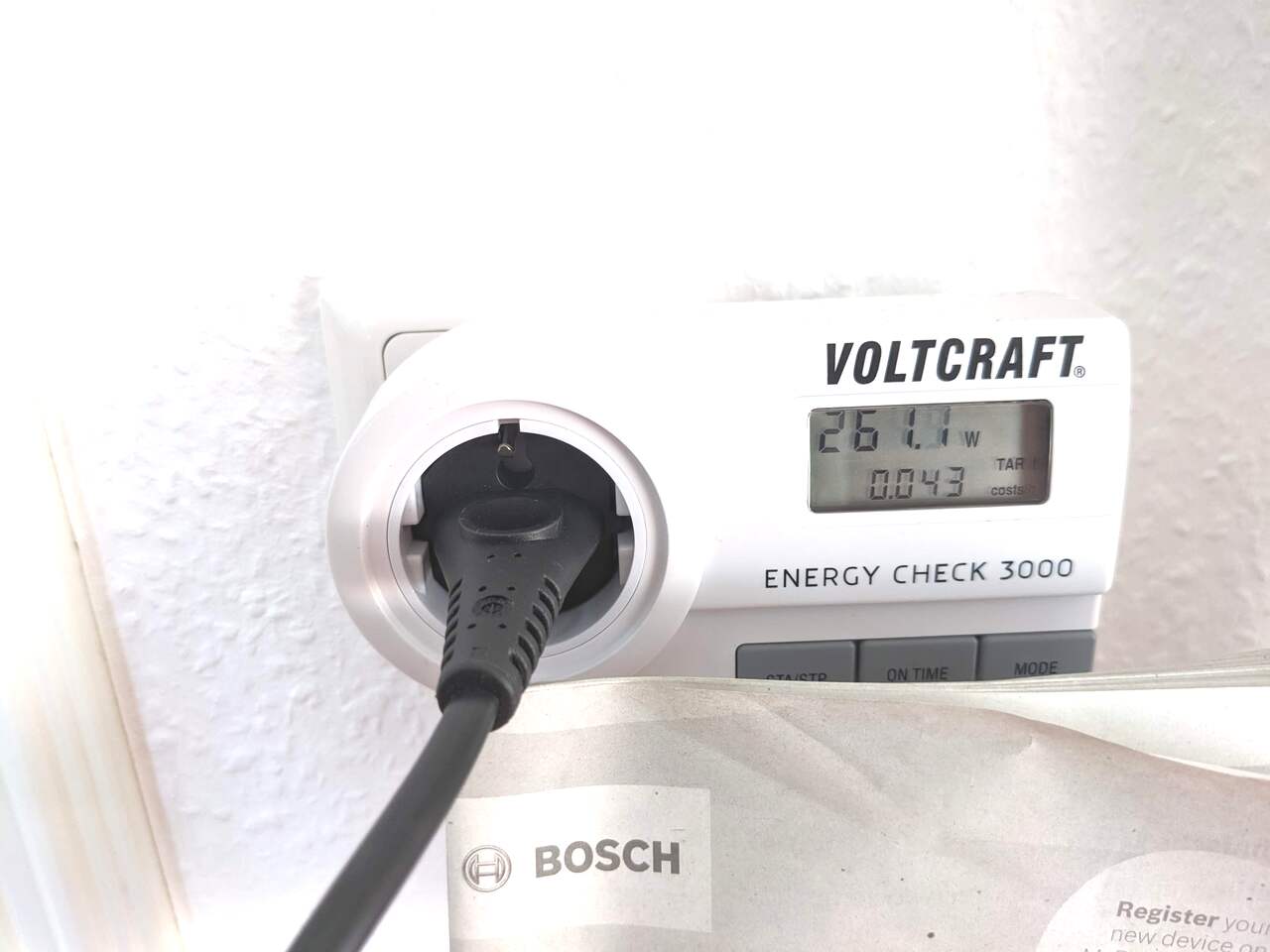 Bosch BGB75X494: Messung des Energieverbrauchs I: bei niedrig eingestellter Saugkraft ist auch der Energieverbrauch relativ gering